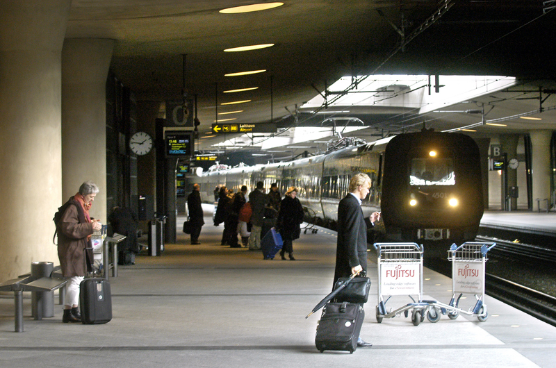 Tog ved perron på Københavns Lufthavns Station