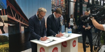 Aftalen om overdragelse af trafikkøberansvaret underskrives på Malmø Station